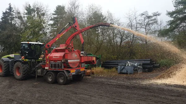 Claas xerion 4000 biber 85 zk holzhacker
