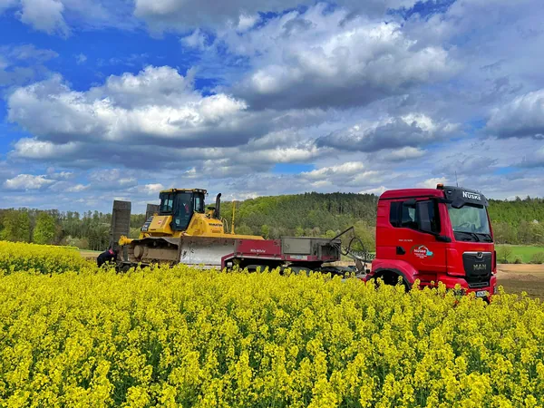 Erdarbeiten baustelle bulldozer komatsu d65ex 18 man tgx