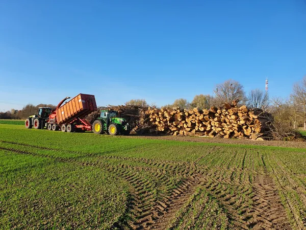 Forstbau ausschnitt holzernte fendt 202 grundweg 5