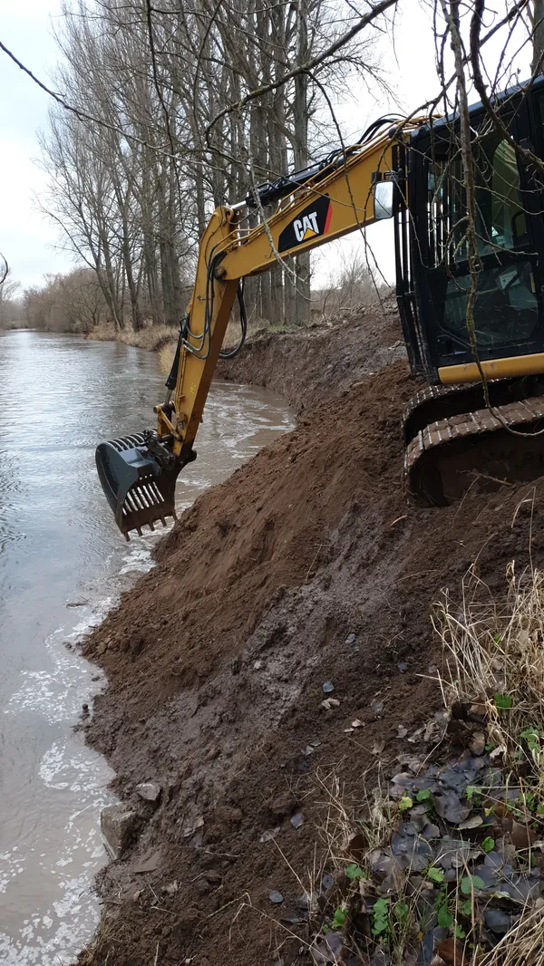 Gewaesserbau uferbefestigung cat
