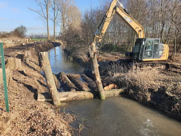 Gewaesserbau ufergestaltung cat 312e